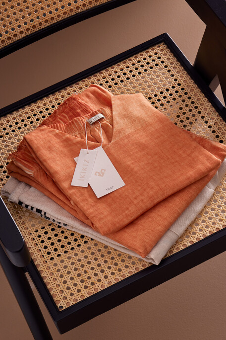 Minimalist Summer Style: Simple, Effortless, and Refined